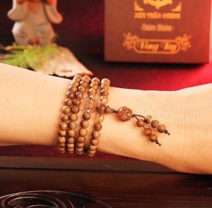 Vòng Trầm Hương Tự Nhiên Việt Nam 108 Hạt Mix Charm Thạch Anh TócTóc