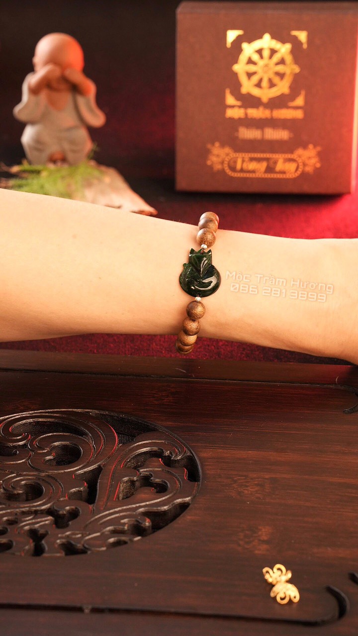 Vòng tay trầm hương kỳ hải nam 8mm mix hồ ly