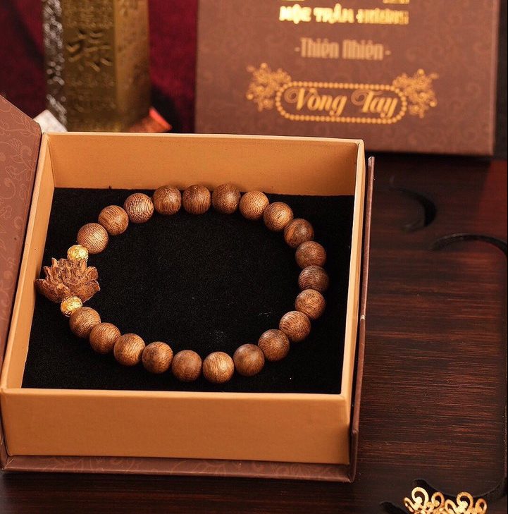 Vòng trầm hương kỳ hải nam 8mm mix bi vàng 24k